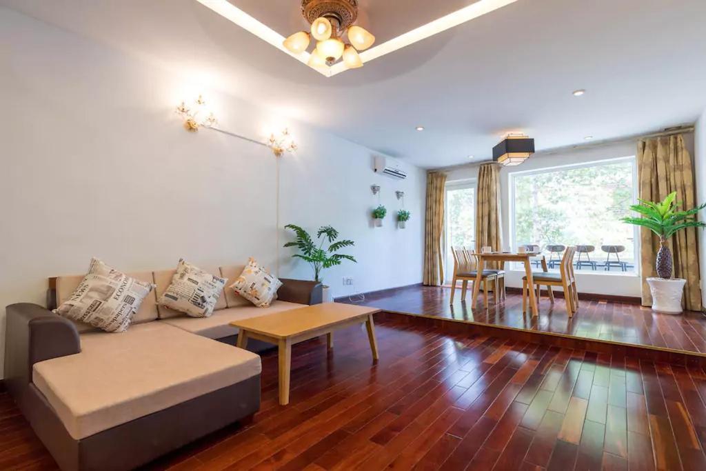 Scandinavian Apartment With Balcony In Bui Vien Хошимин Экстерьер фото